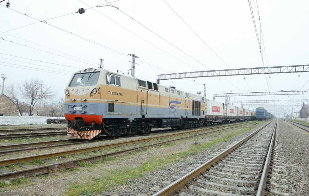 Rusiyanın İrana göndərdiyi humanitar yardım Qaradağ stansiyasına çatıb VİDEO