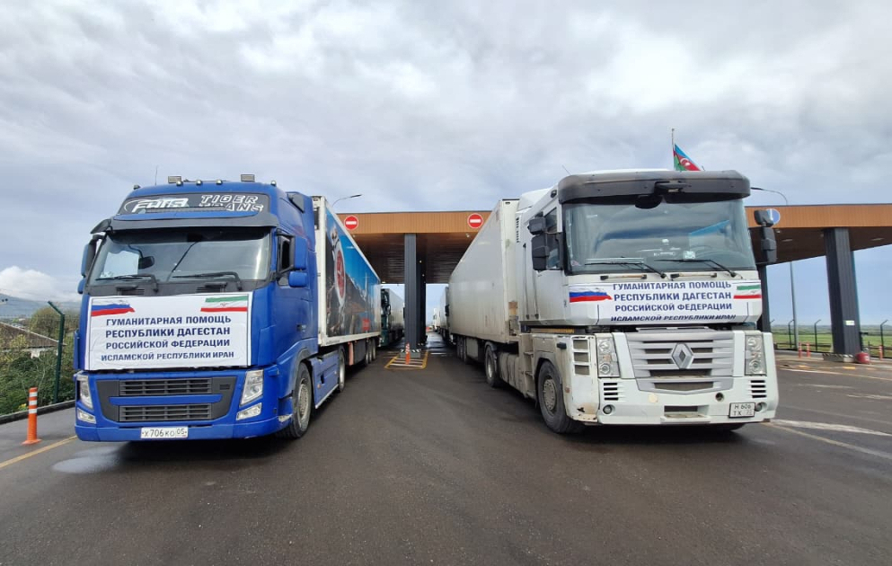 Rusiyadan İrana göndərilən növbəti humanitar yardımı daşıyan yük maşınları sərhəddən keçib - YENİLƏNİB VİDEO