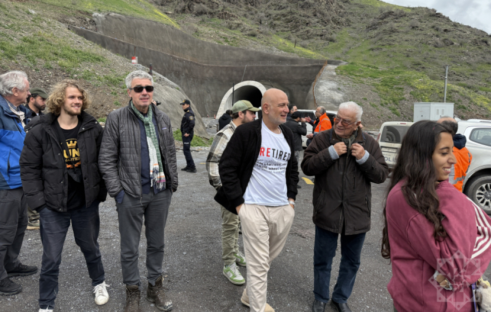 Dünya səyyahları Horadiz-Ağbənd avtomobil və dəmir yolunda görülən işlərlə tanış olublar VİDEO