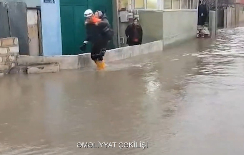 FHN: Subasma ilə əlaqədar 9 nəfər təxliyə edilib VİDEO