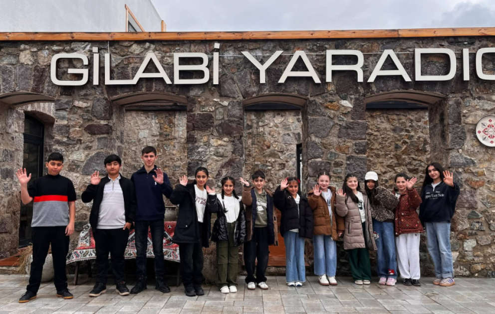 Laçın məktəblilərinin bayram tətili gəzintisində sevinc dolu anlar VİDEO