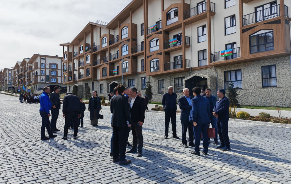 Kəlbəcərə növbəti köç: Daha 27 ailə doğma yurduna qovuşub YENİLƏNİB 2 VİDEO