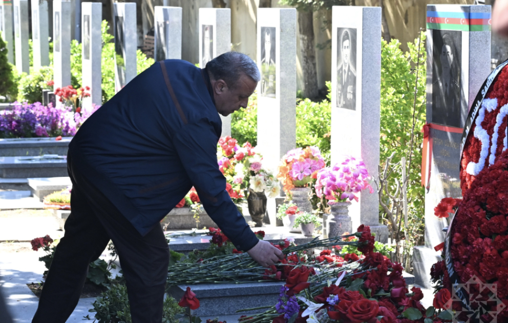 Səngərdə şəxsi heyətlə birlikdə şəhid olan Milli Qəhrəmanın xatirəsi anılıb VİDEO