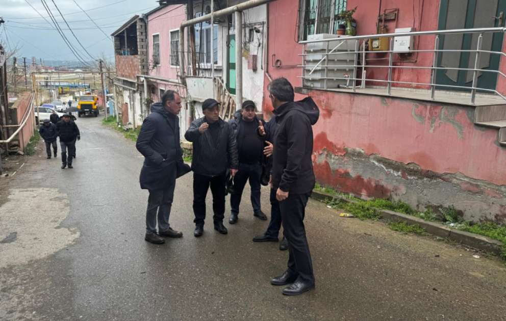 Üzərində evlər tikilən kollektorun çökməsi ilə bağlı ərazidə operativ tədbirlər görülür VİDEO