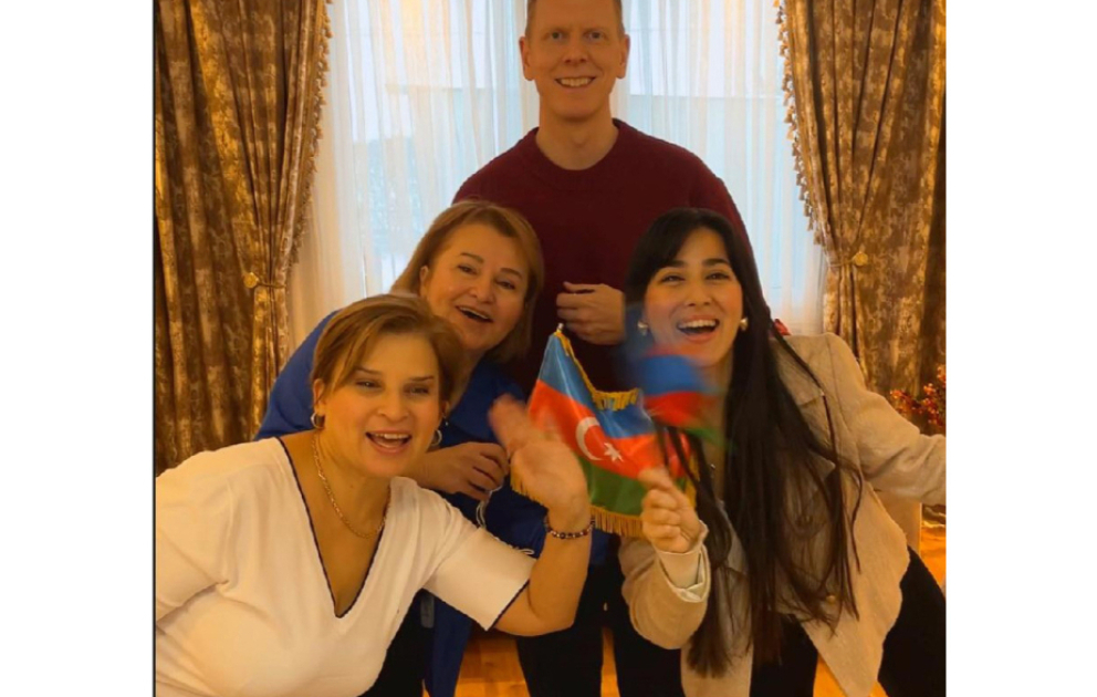 Swedish blogger discovers Azerbaijani cuisine INTERVIEW VIDEO
