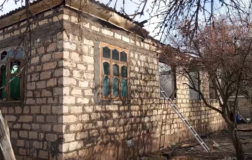 Beyləqanda ev yanıb VİDEO