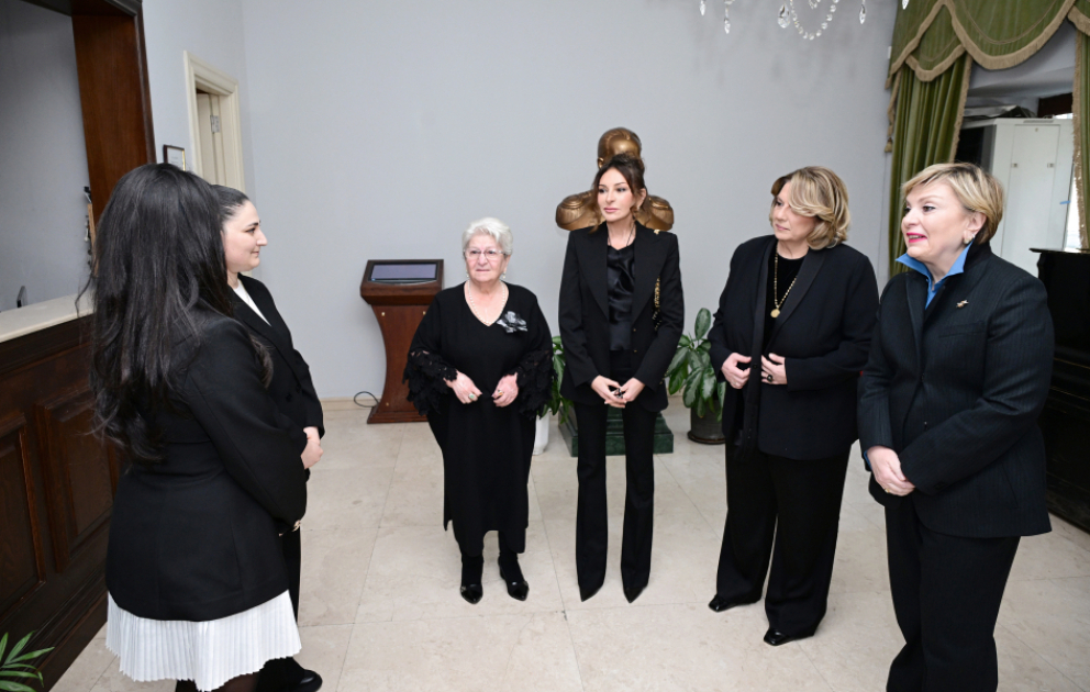 Mehriban Aliyeva besucht Museum der aserbaidschanischen Kultur in Tiflis VIDEO