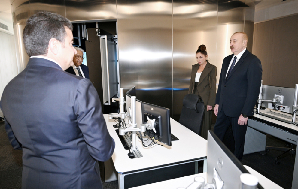 Präsident Aliyev weiht Internationales Trainingszentrum an Nationaler Luftfahrtakademie ein VIDEO