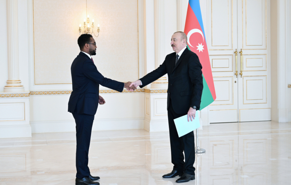 Le président Ilham Aliyev reçoit le nouvel ambassadeur de Somalie en Azerbaïdjan MIS A JOUR VIDEO
