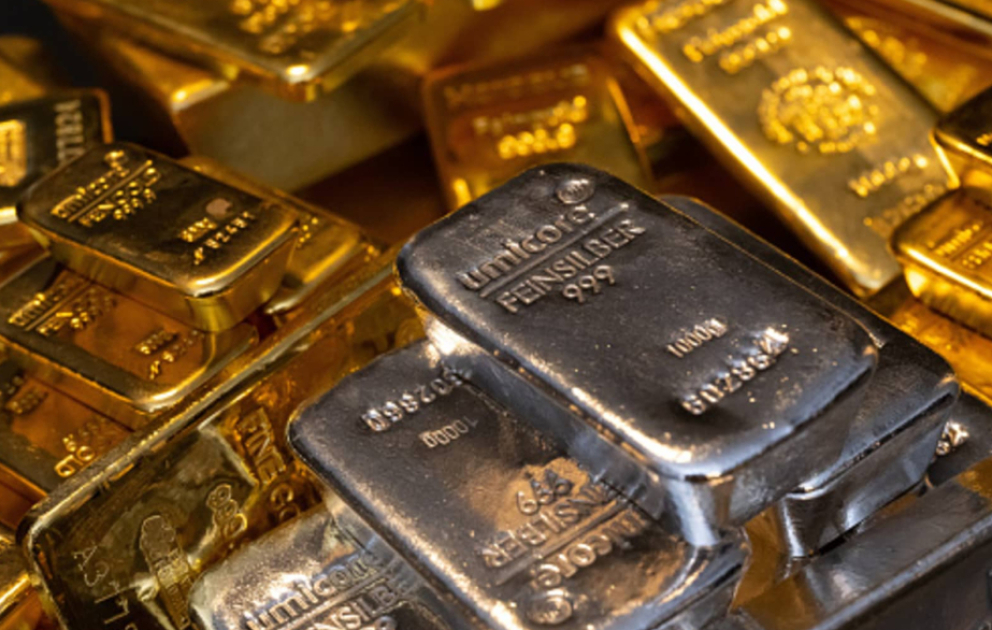 Gold and silver prices fall on global markets VIDEO