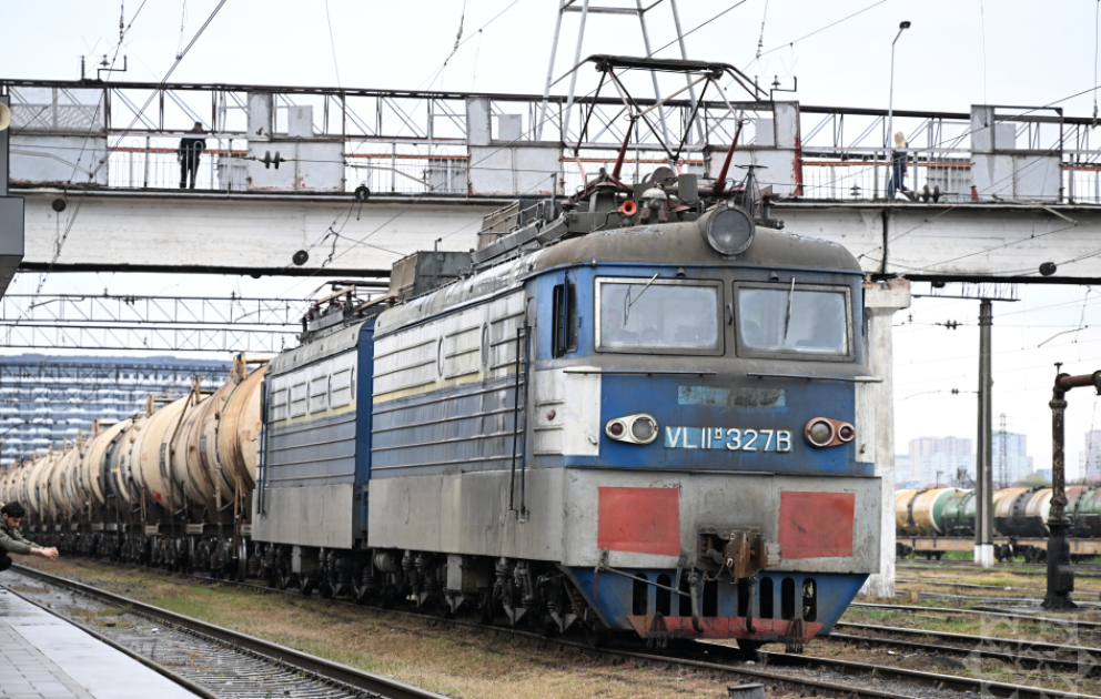 Azerbaijan sends another batch of petroleum products to Armenia VIDEO