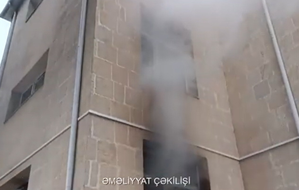 Bakıda internat məktəbinin yataqxanasında yanğın baş verib VİDEO