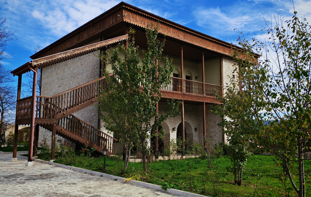 Şuşada XVIII əsr malikanəsi – Mehmandarovların evi VİDEO
