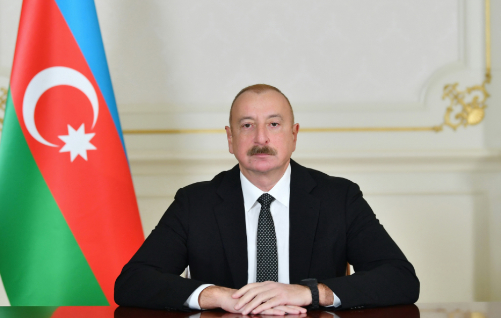 В аккаунтах Президента Ильхама Алиева в социальных медиа размещен видеоролик в связи с визитом Президента Украины в нашу страну  ВИДЕО