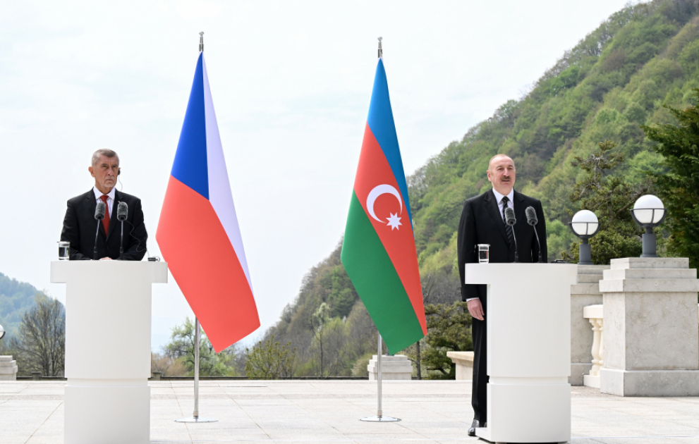 Le président Aliyev et le Premier ministre Babis font des déclarations à la presse MIS A JOUR VIDEO