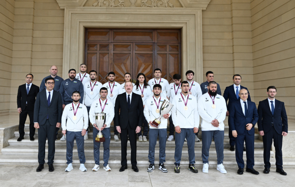 Prezident İlham Əliyev Avropa çempionatında komanda hesabında çempion olan güləşçiləri qəbul edib  YENİLƏNİB VİDEO