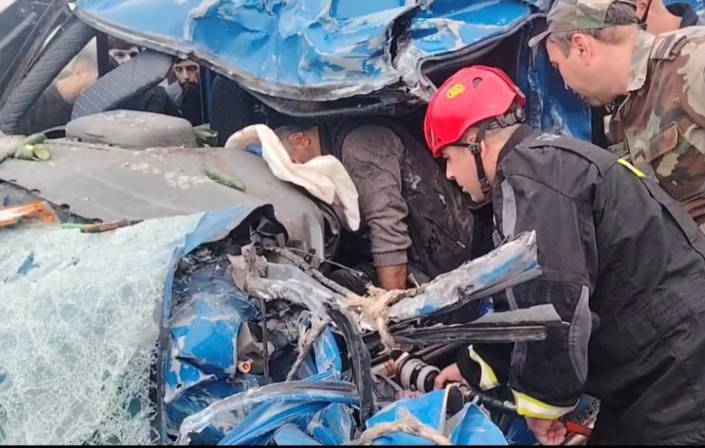 Ağdaşda yol qəzası - “TIR”la toqquşan “Mercedes”in sürücüsü öldü VİDEO