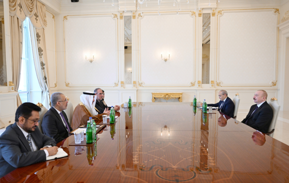 President Ilham Aliyev received delegation led by Chairman of the Islamic Development Bank Group VIDEO