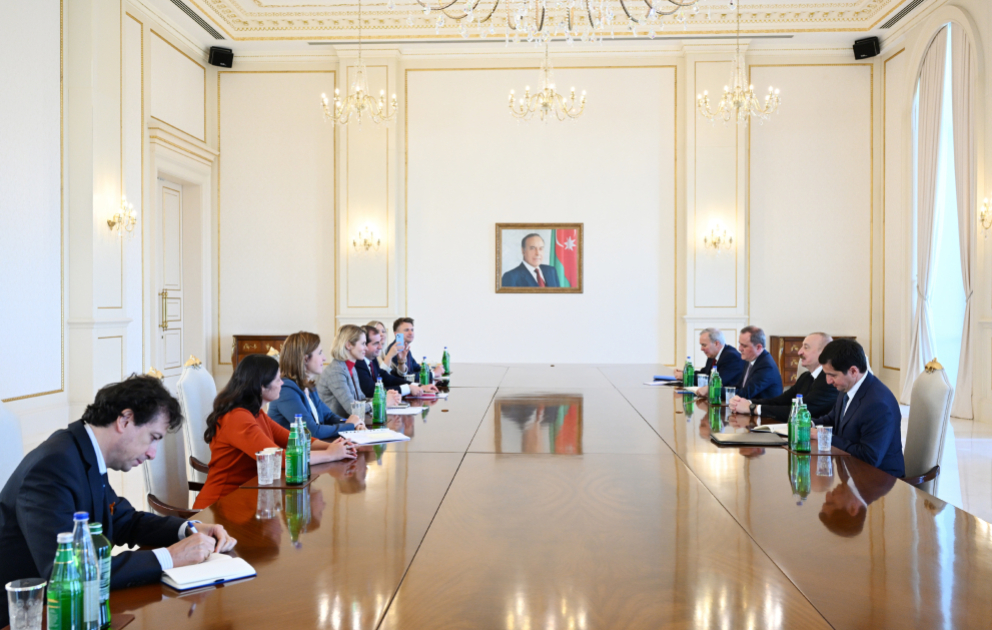 Präsident Ilham Aliyev empfängt Delegation unter Leitung der Hohen Vertreterin der Europäischen Union VIDEO