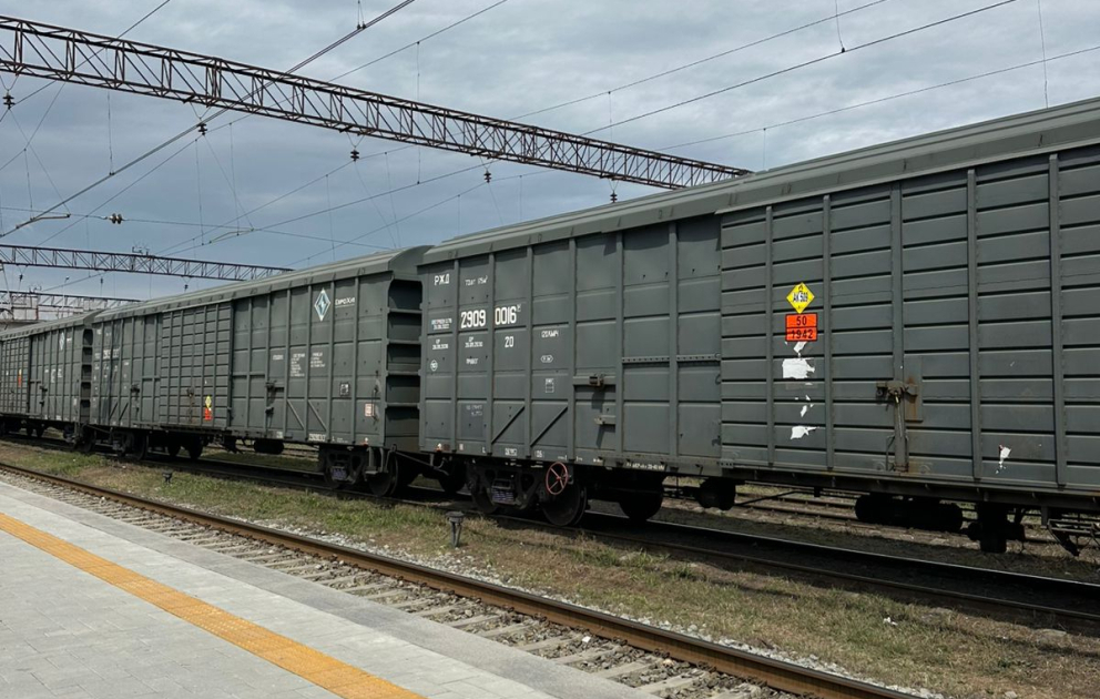 Через территорию Азербайджана транзитом в Армению отправлено еще 10 вагонов груза –  ОБНОВЛЕНО  ВИДЕО