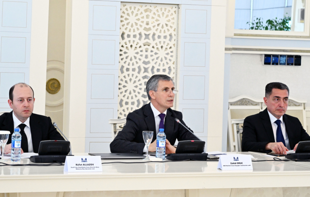 Şəxsiyyət vəsiqəsi olmayan uşaqların doğum qeydiyyatının təmin olunması istiqamətində kompleks tədbirlər görülüb VİDEO