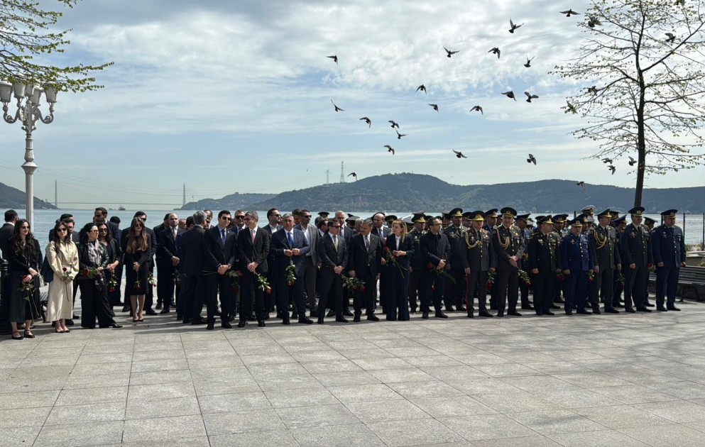 Ümummilli Liderin əziz xatirəsi İstanbulda ehtiramla yad edilib VİDEO