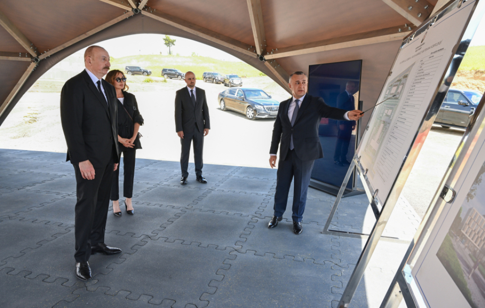 Prezident İlham Əliyev və birinci xanım Mehriban Əliyeva Cəbrayıl Rayon Mərkəzi Xəstəxanasının binasının tikintisi ilə tanış olublar VİDEO