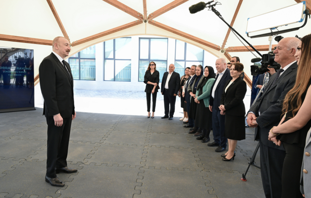 Президент Ильхам Алиев и первая леди Мехрибан Алиева встретились с жителями, переселившимися в село Шукюрбейли Джебраильского района ВИДЕО