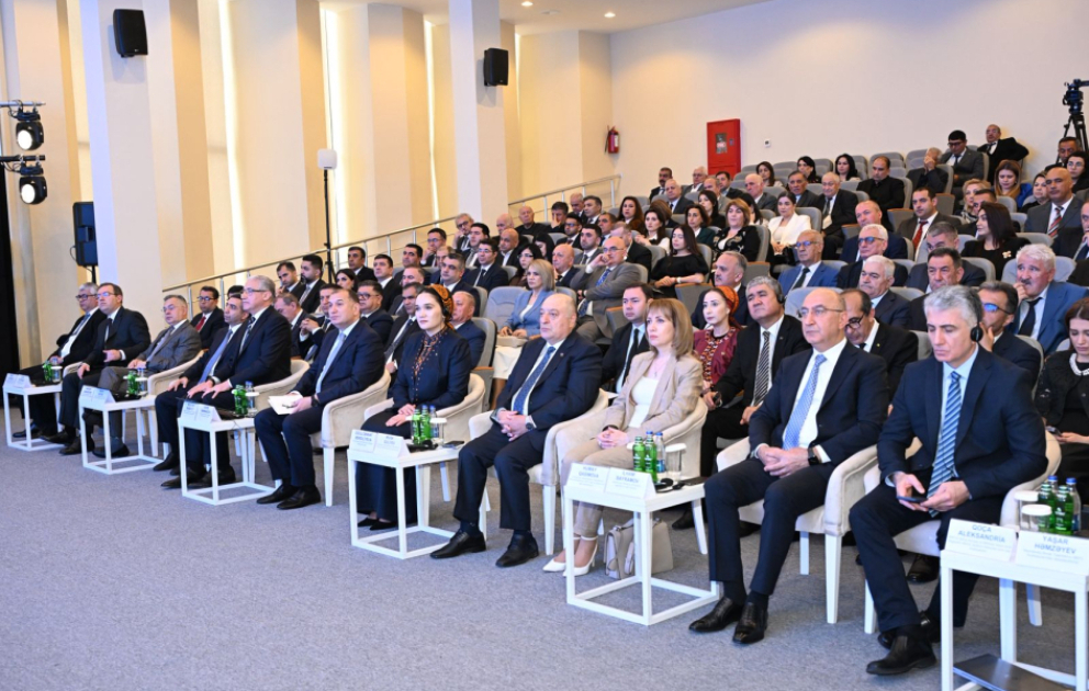 Bakıda “İqlim dəyişikliyi üzrə həmkarlar ittifaqlarının fəaliyyəti” mövzusunda konfrans VİDEO
