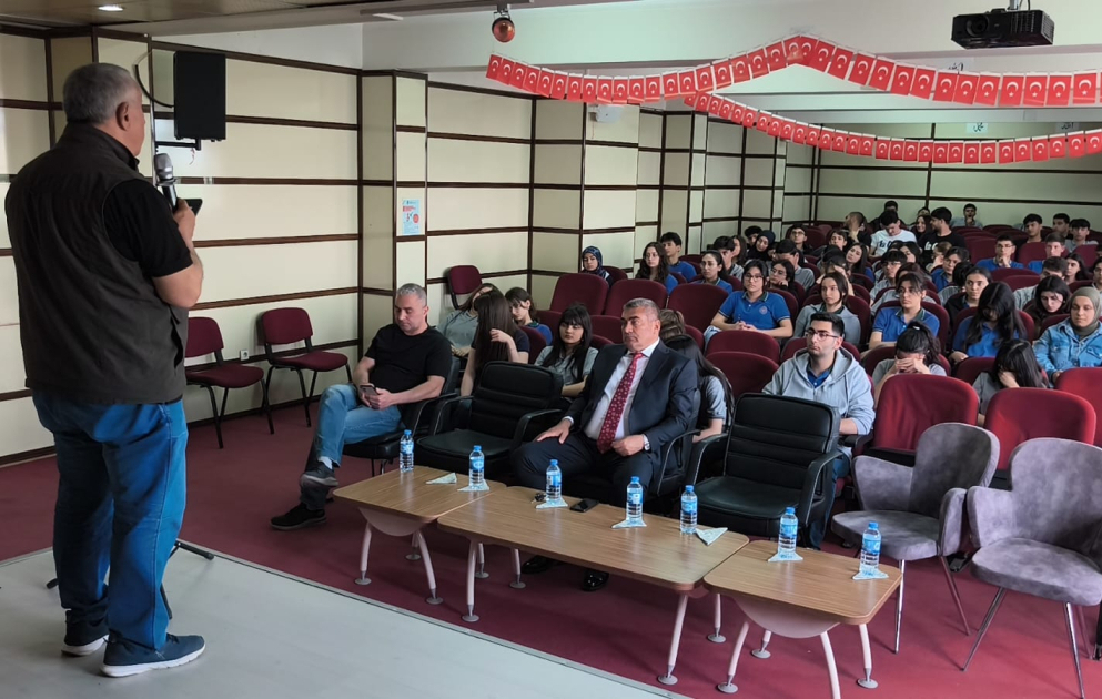 İğdırda Heydər Əliyev adına liseydə Ümummilli Liderin xatirəsi anılıb VİDEO
