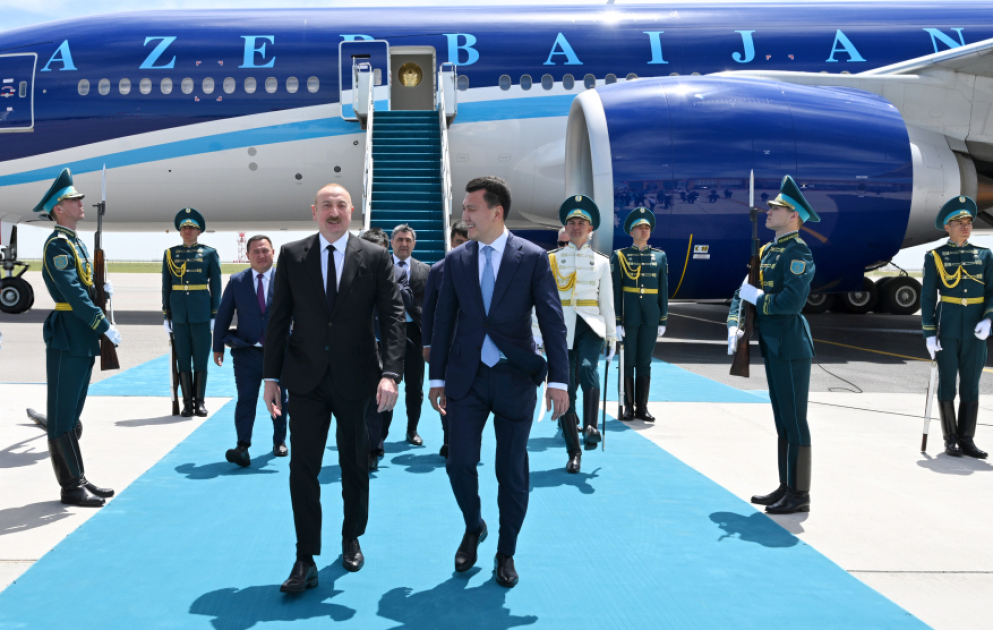 Le président Ilham Aliyev entame une visite de travail au Kazakhstan VIDEO