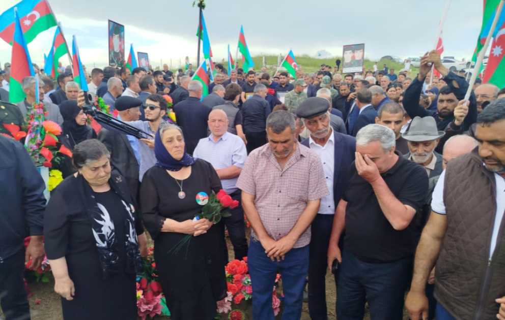 Birinci Qarabağ müharibəsinin şəxsiyyətləri müəyyənləşən 2 itkin şəhidi torpağa tapşırılıb VİDEO