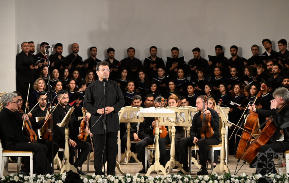 90 illik sənət məbədinin yubiley gecəsi: dünya klassiklərinin əsərləri səsləndirilib VİDEO