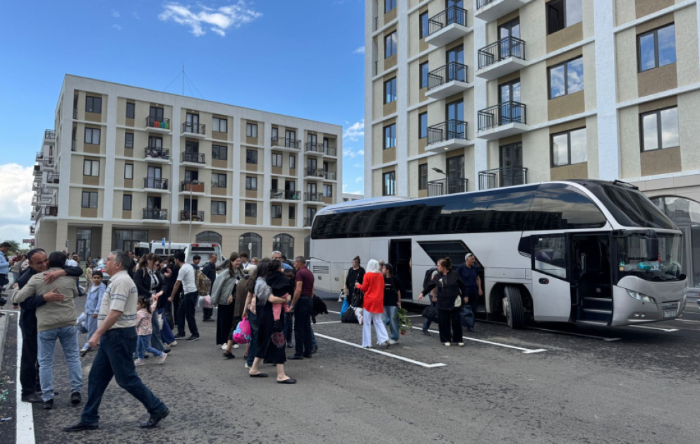 В городе Агдам еще 110 семьям вручены ключи от квартир ВИДЕО