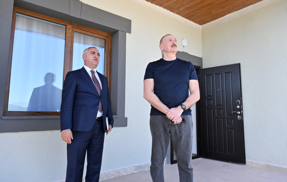 President Ilham Aliyev inspected private houses designated for servicemen in Khojaly VIDEO