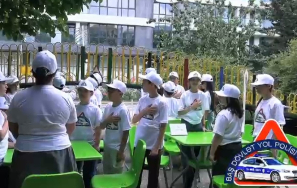 Uşaqlarla yol hərəkəti təhlükəsizliyinə dair maarifləndirici söhbətlər aparılıb VİDEO