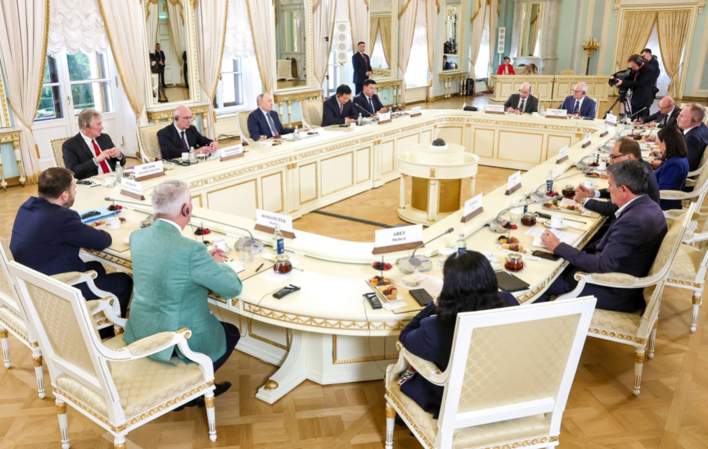 Prezident Putin: Rusiya və Azərbaycan bir sıra konkret istiqamətlərdə, o cümlədən energetika sahəsində danışıqlar aparır VİDEO