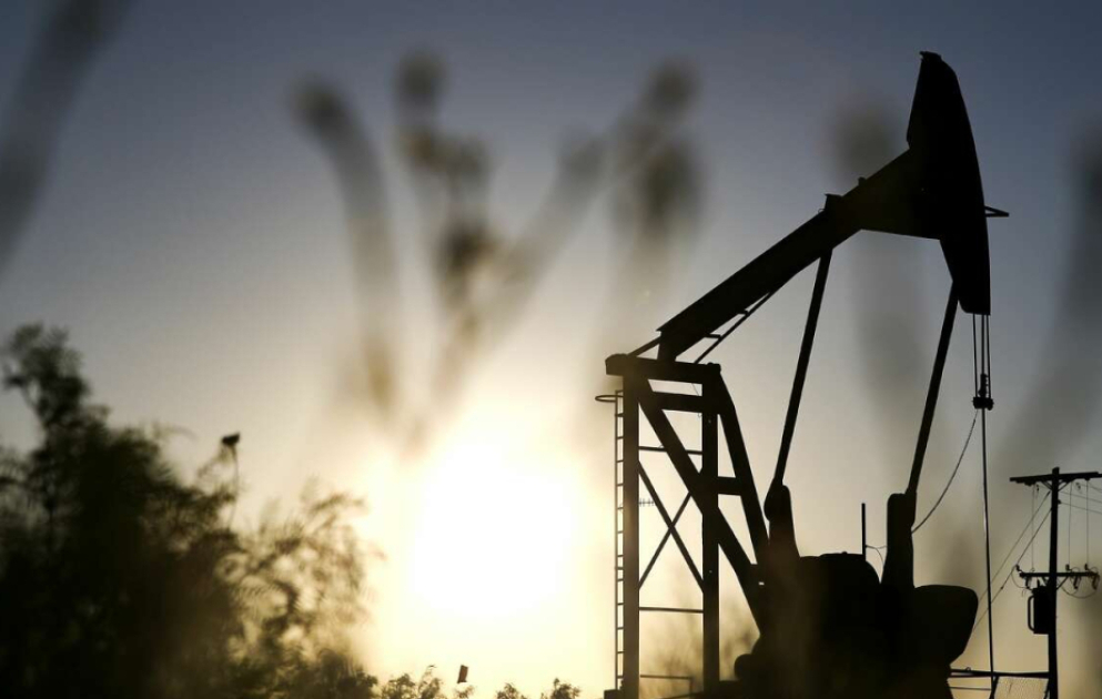 Oil prices fall in global markets VIDEO