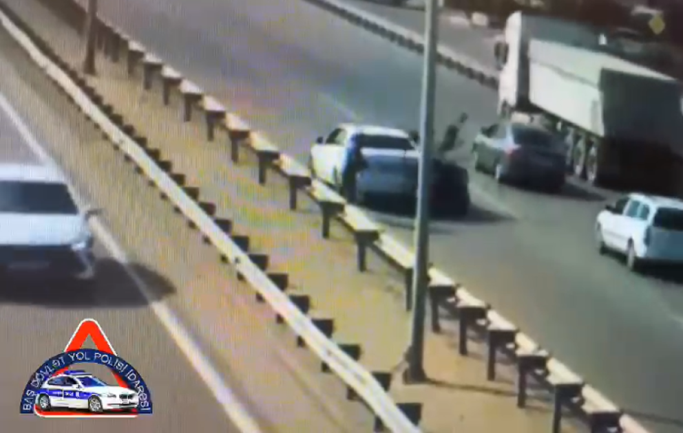 Nasaz avtomobil hüquqsuz motosiklet idarə edən gəncin həyatına son qoyub VİDEO