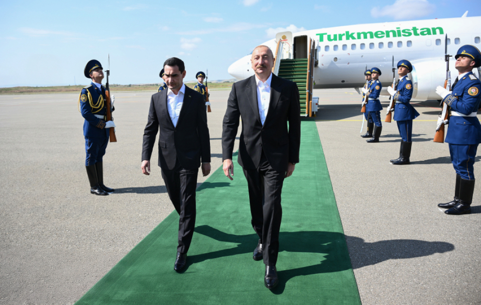 Le président turkmène se déplace dans le district de Fuzouli VIDEO