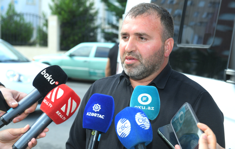 Şuşaya yola düşən Zaur Xanəliyev: Bundan sonra övladlarımızı doğma torpaqlarımızda böyüdəcəyik VİDEO