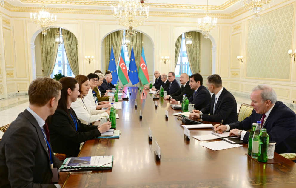 President Ilham Aliyev held expanded meeting with President of the European Commission VIDEO