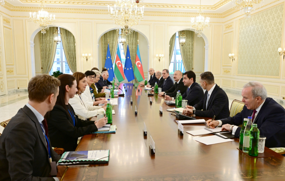 Präsident Ilham Aliyev und EU-Kommissionspräsidentin Ursula von der Leyen treffen sich im erweiterten Format VIDEO