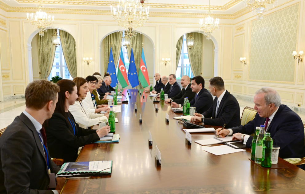 Ilham Aliyev et Ursula von der Leyen tiennent une réunion en format élargi MIS A JOUR VIDEO