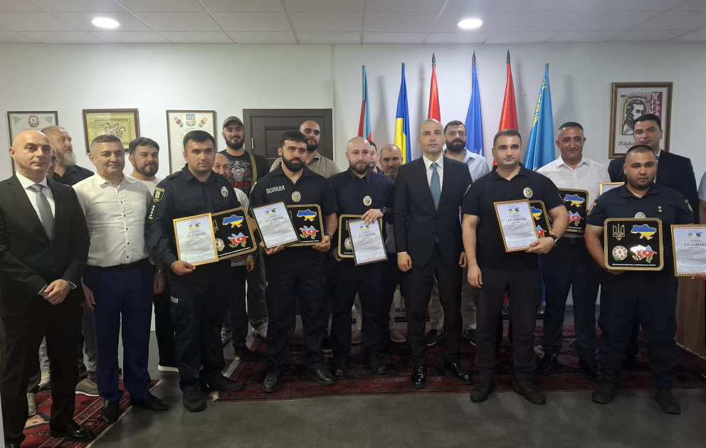 Ukraynada çalışan azərbaycanlı polislər mükafatlandırılıb VİDEO