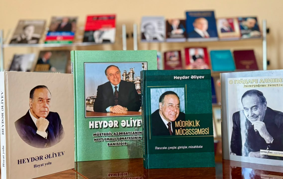 Prezident Kitabxanasında Heydər Əliyevin siyasi hakimiyyətə gəlişinin ildönümü münasibətilə sərgi və videoçarx hazırlanıb VİDEO