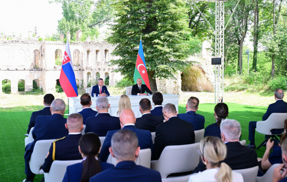 Azərbaycan Prezidenti: Biz çox şadıq ki, Slovakiya Qarabağın bərpasında fəal iştirak edir VİDEO