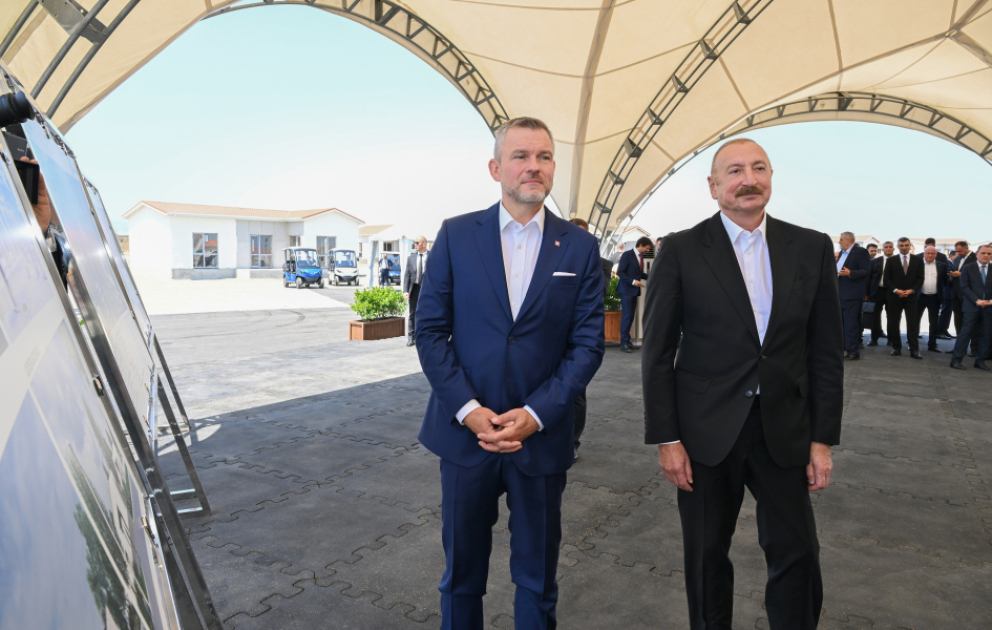 Les présidents Aliyev et Pellegrini prennent connaissance des travaux en cours dans le village de Bach Guervend du district d’Aghdam VIDEO