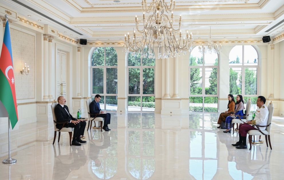 Präsident Ilham Aliyev nimmt Beglaubigungsschreiben des neuen kambodschanischen Botschafters entgegen VIDEO