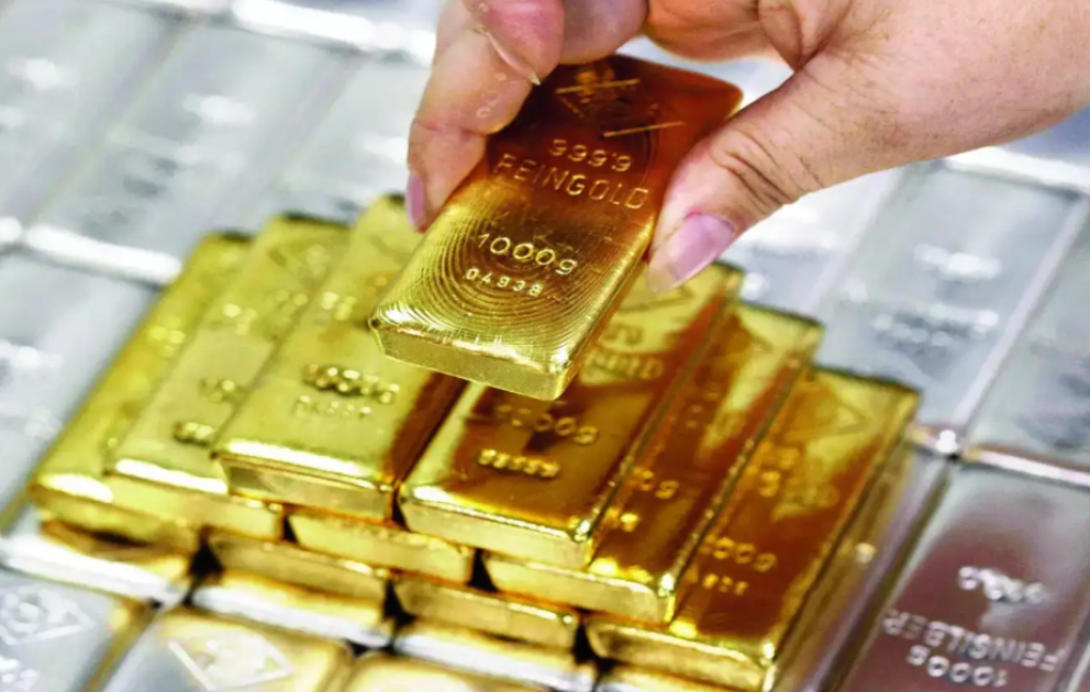 Gold and silver prices decline in global markets VIDEO